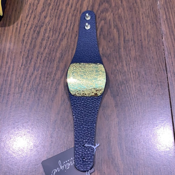 Hammered Metal Vegan Navy Leather Bracelet - Picture 2 of 5
